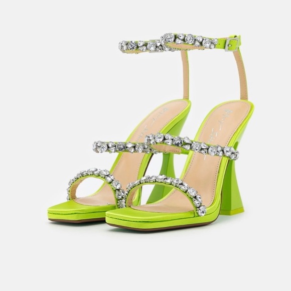 Betsey Johnson Perry Citron - Picture 2 of 5
